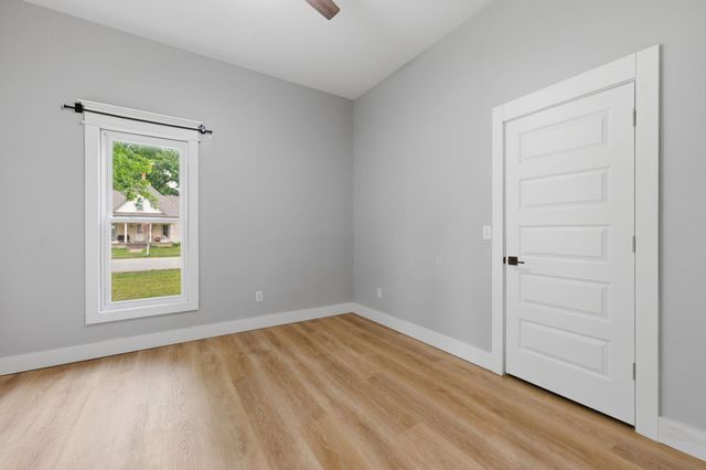 420 W 5th, Belle Plaine, KS 67013