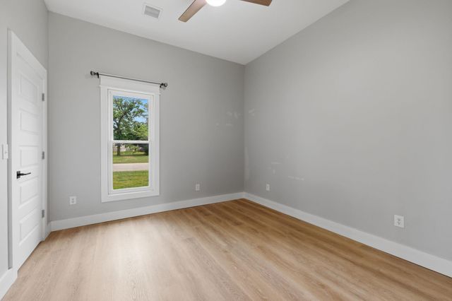 420 W 5th, Belle Plaine, KS 67013