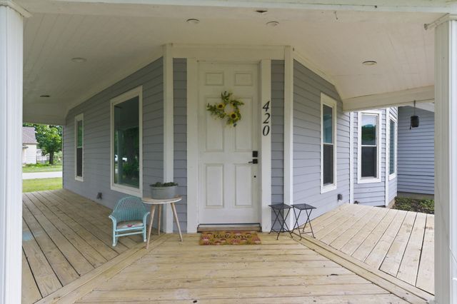 420 W 5th, Belle Plaine, KS 67013