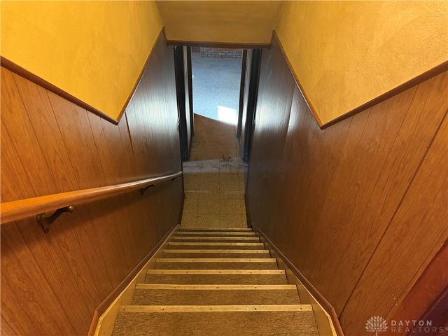 824 Lovetta Drive, Dayton, OH 45429