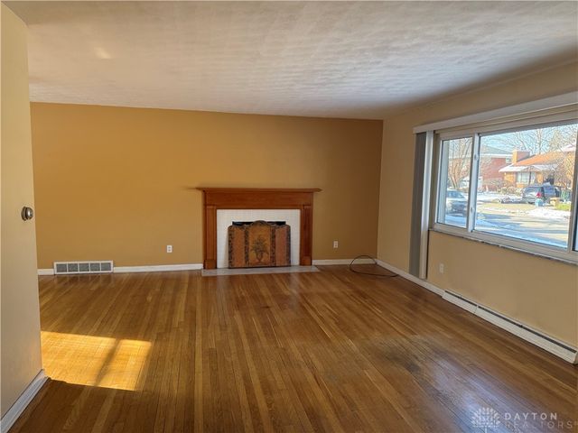 824 Lovetta Drive, Dayton, OH 45429