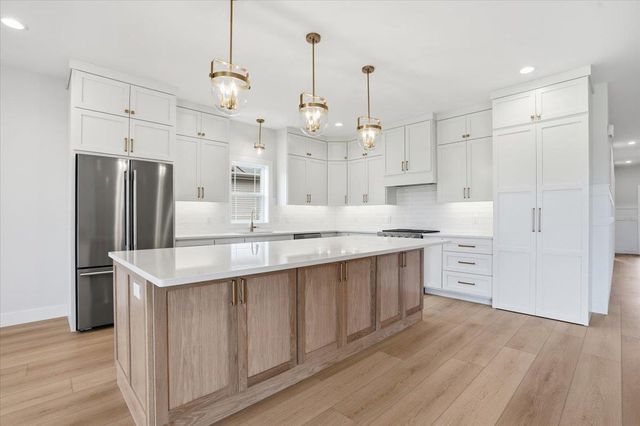 567 Morning Cove Circle, Verona, WI 53593