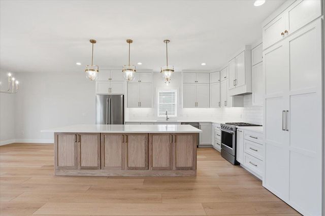 567 Morning Cove Circle, Verona, WI 53593