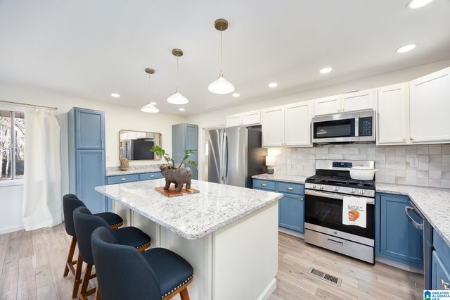 405 MILES DRIVE, Bessemer, AL 35023