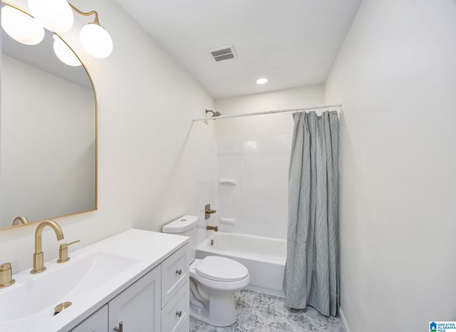 405 MILES DRIVE, Bessemer, AL 35023