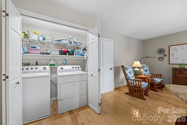 4 Governors Way, Asheville, NC 28804