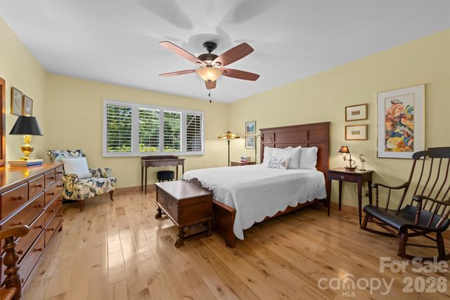 4 Governors Way, Asheville, NC 28804