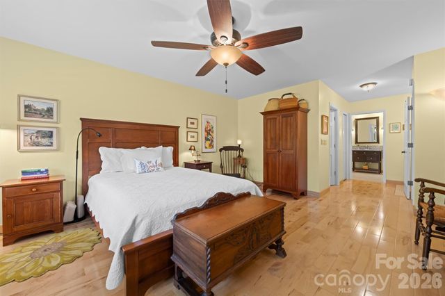 4 Governors Way, Asheville, NC 28804