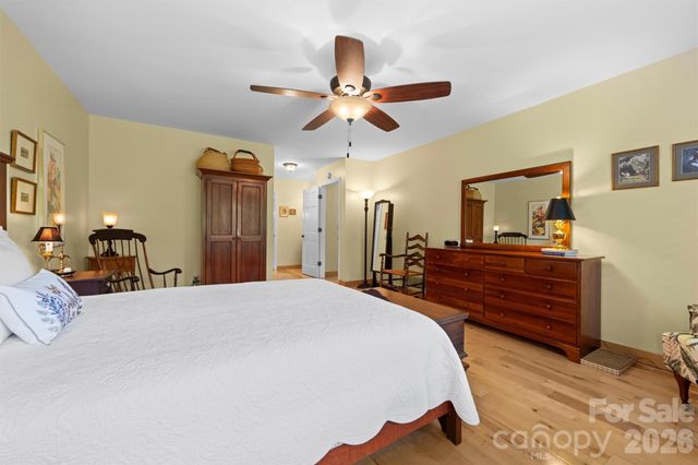 4 Governors Way, Asheville, NC 28804