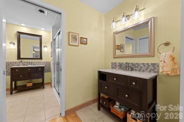 4 Governors Way, Asheville, NC 28804