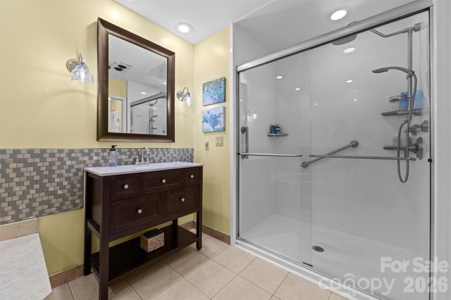 4 Governors Way, Asheville, NC 28804