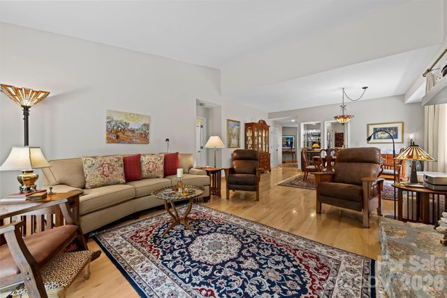 4 Governors Way, Asheville, NC 28804