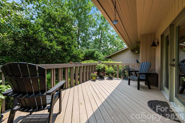 4 Governors Way, Asheville, NC 28804