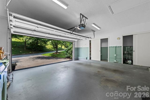 4 Governors Way, Asheville, NC 28804