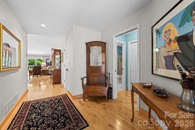 4 Governors Way, Asheville, NC 28804