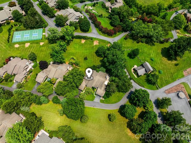 4 Governors Way, Asheville, NC 28804