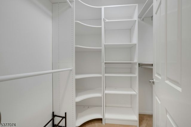 18 Cable Ct, Montville Twp., NJ 07045