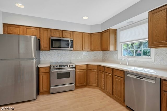 18 Cable Ct, Montville Twp., NJ 07045