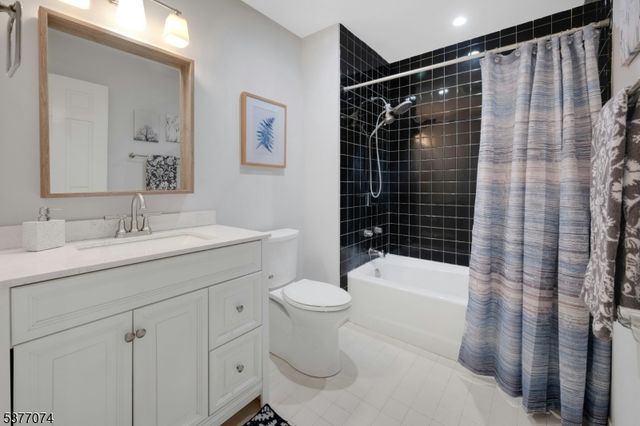 18 Cable Ct, Montville Twp., NJ 07045