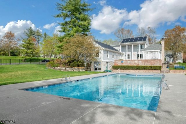 18 Cable Ct, Montville Twp., NJ 07045