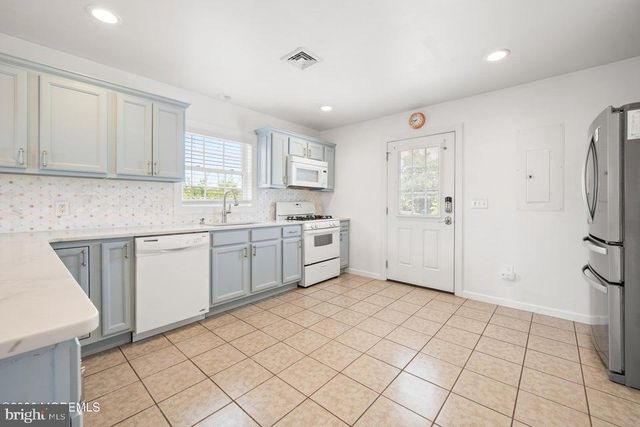 81 SHERIDAN ST, Waretown, NJ 08758