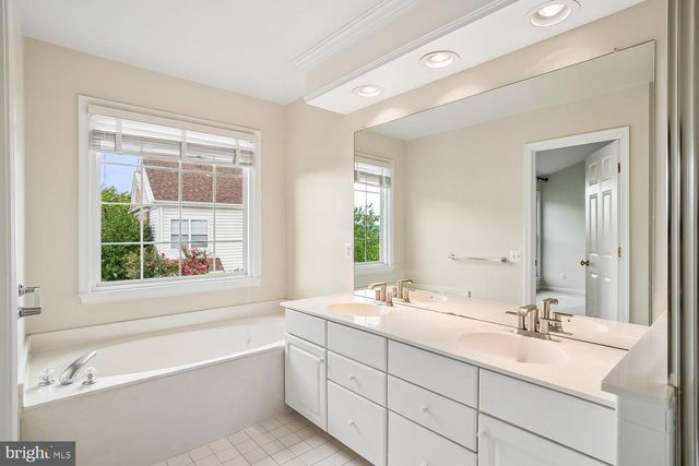33 ARELL CT, Alexandria, VA 22304