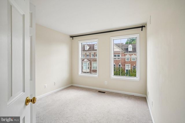 33 ARELL CT, Alexandria, VA 22304