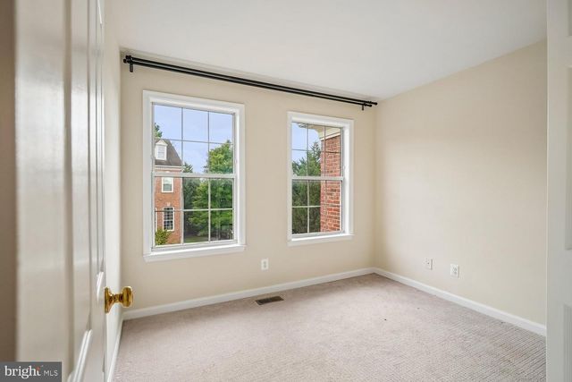 33 ARELL CT, Alexandria, VA 22304
