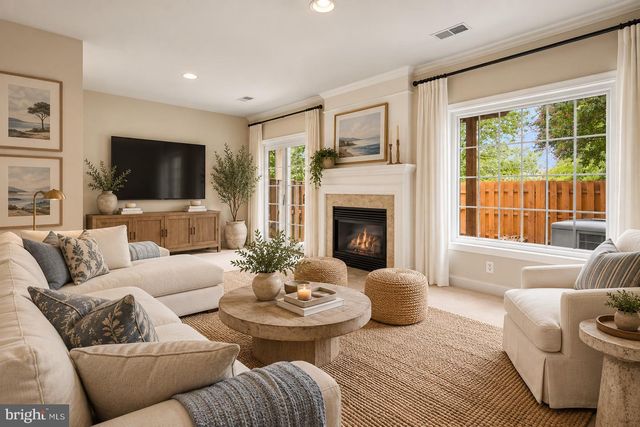 33 ARELL CT, Alexandria, VA 22304