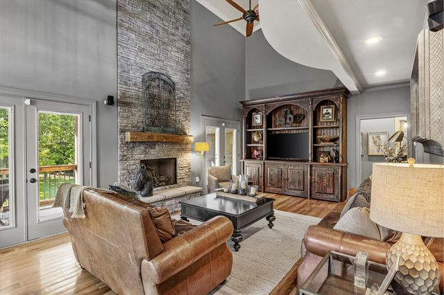 104 Deerfield Circle, Nicholasville, KY 40356