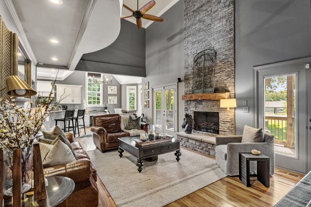 104 Deerfield Circle, Nicholasville, KY 40356