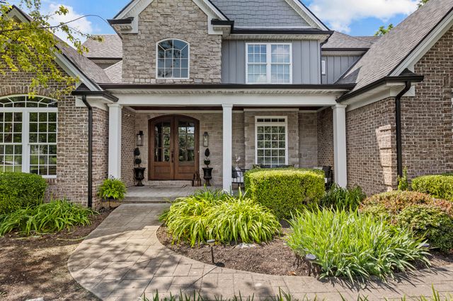 104 Deerfield Circle, Nicholasville, KY 40356