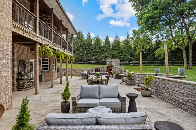 104 Deerfield Circle, Nicholasville, KY 40356