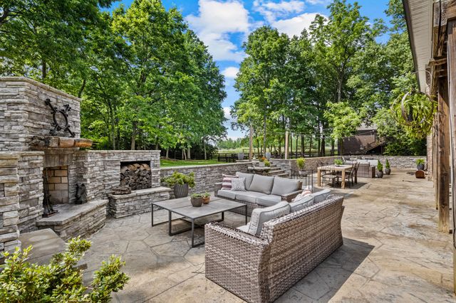 104 Deerfield Circle, Nicholasville, KY 40356
