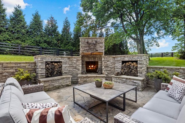 104 Deerfield Circle, Nicholasville, KY 40356