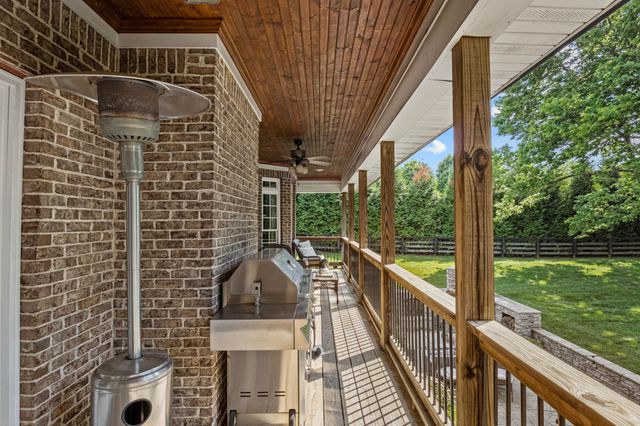 104 Deerfield Circle, Nicholasville, KY 40356