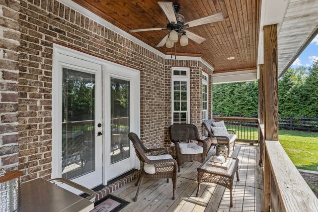 104 Deerfield Circle, Nicholasville, KY 40356