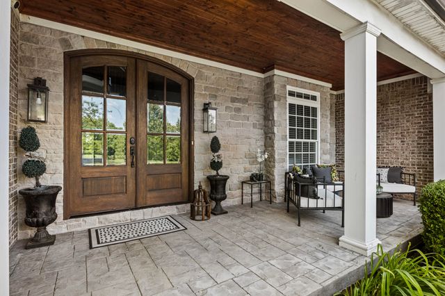 104 Deerfield Circle, Nicholasville, KY 40356