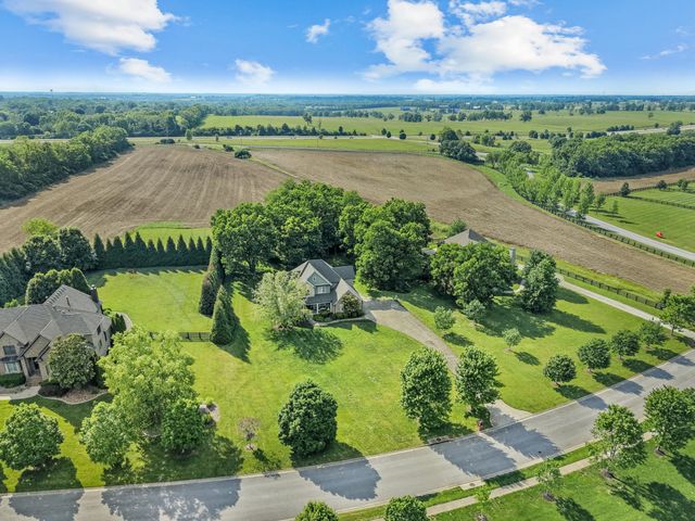 104 Deerfield Circle, Nicholasville, KY 40356