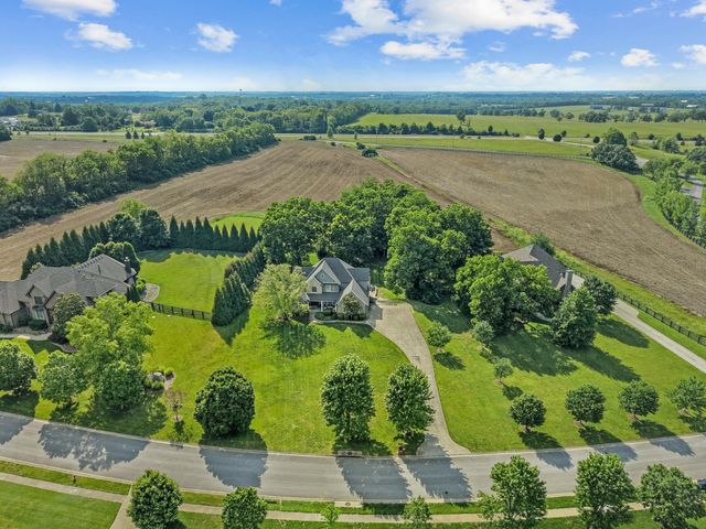 104 Deerfield Circle, Nicholasville, KY 40356