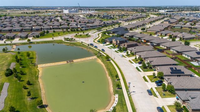 1016 Kirkham Way, Fort Worth, TX 76247