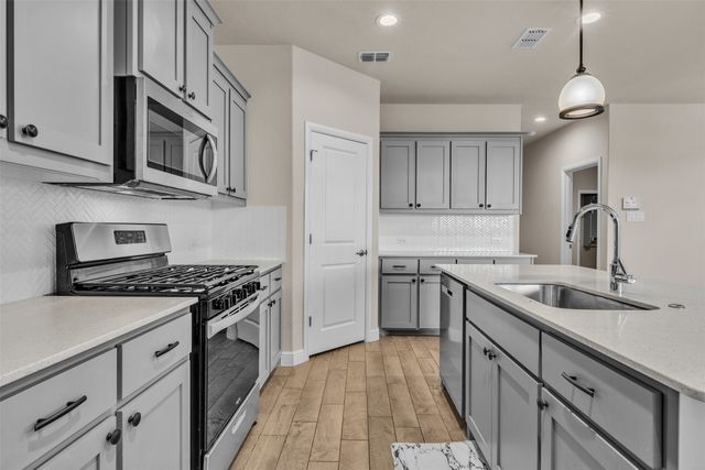 1016 Kirkham Way, Fort Worth, TX 76247