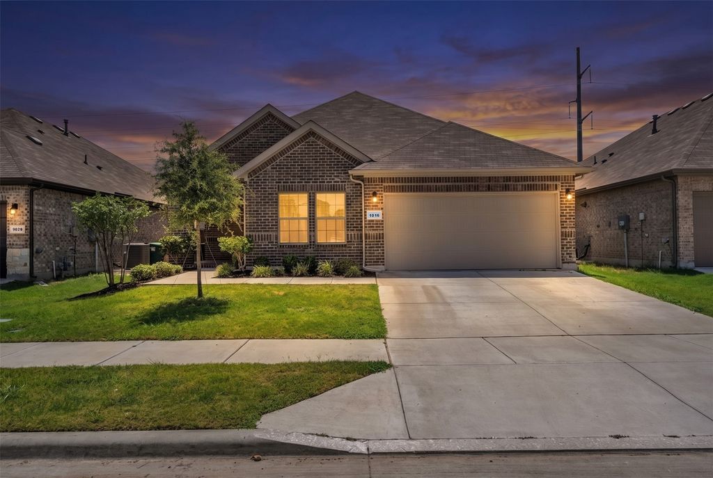 1016 Kirkham Way, Fort Worth, TX 76247