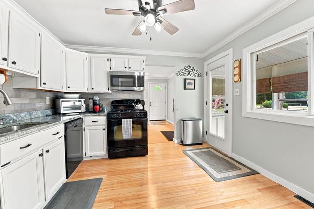 21484 Power Road, Farmington Hills, MI 48336