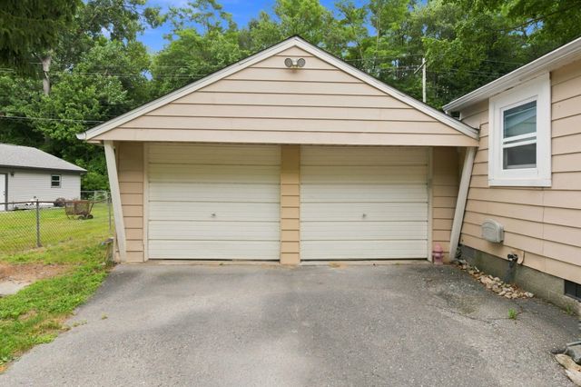 21484 Power Road, Farmington Hills, MI 48336