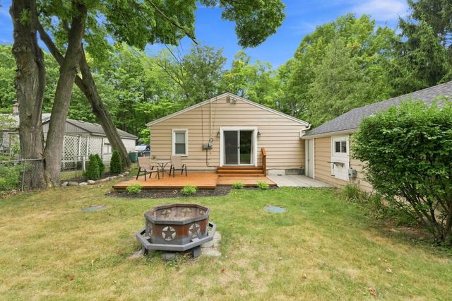 21484 Power Road, Farmington Hills, MI 48336