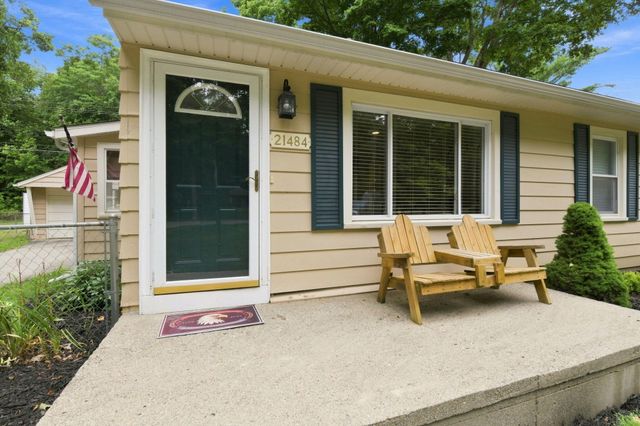 21484 Power Road, Farmington Hills, MI 48336