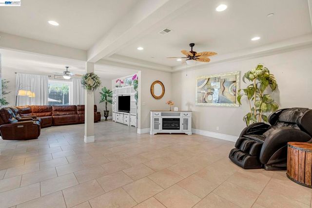3101 Finchwood Ave, Fresno, CA 93619
