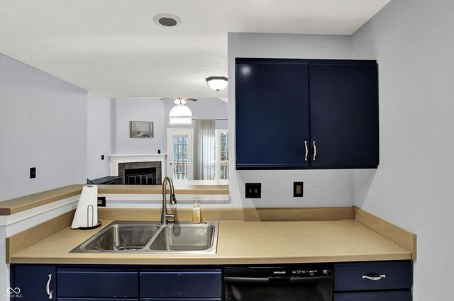 7747 Harbour Isle 8, Indianapolis, IN 46240