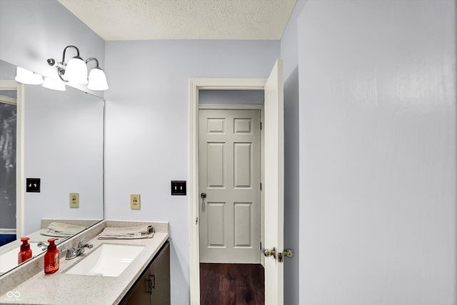 7747 Harbour Isle 8, Indianapolis, IN 46240